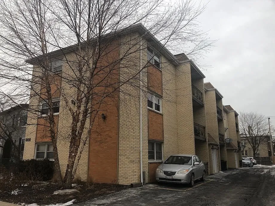 5979 N Northwest Hwy APT 301 photo 1