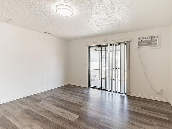 2nd image of 1088 Casa Hermosa Dr #B