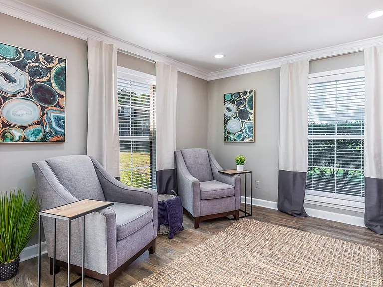 Oak Hollow Apartments — Photo 47