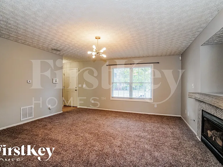 2973 Seeger St — Photo 2