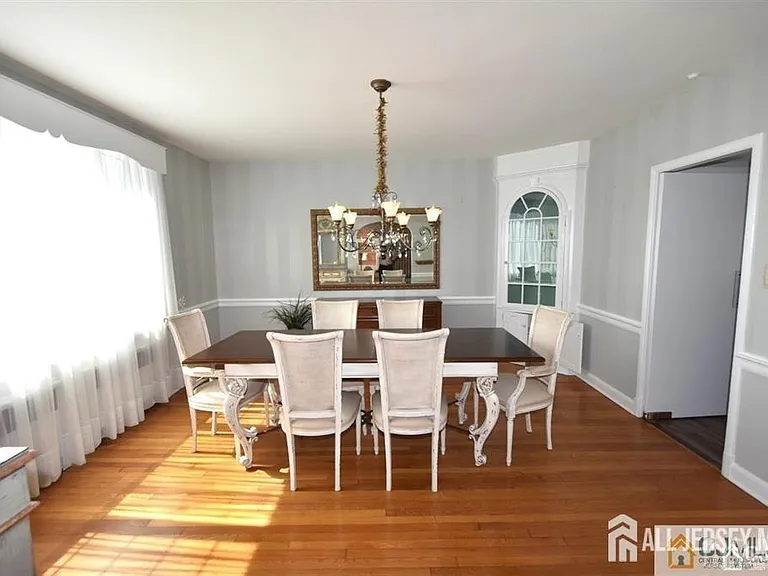 195 New York Ave — Photo 9