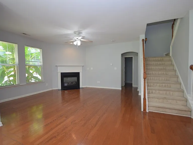 1507 Hinchliff Ct — Photo 7