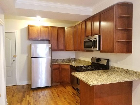3rd image of 1200 W Pratt Blvd APT 317