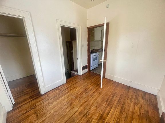 3rd image of 3115 2nd St
