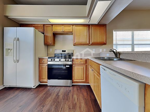 3rd image of 10814 Peppersong Dr