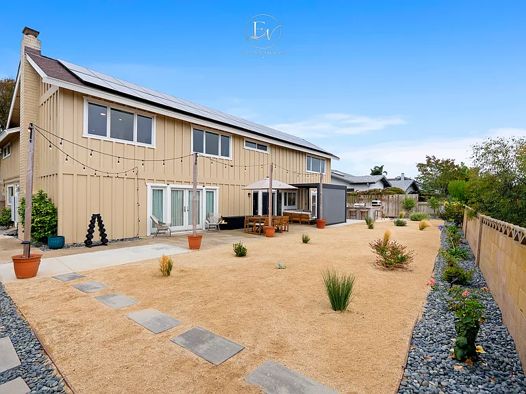 8536 Cliffridge Ave — Photo 5