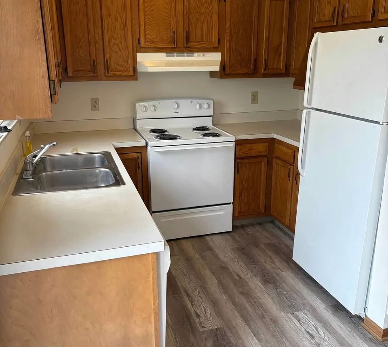 2 bed, 1.5 bath, 900 sqft, $1,015 — Photo 1
