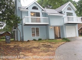 6394 Oak Chase Ln, Riverdale, GA 30296