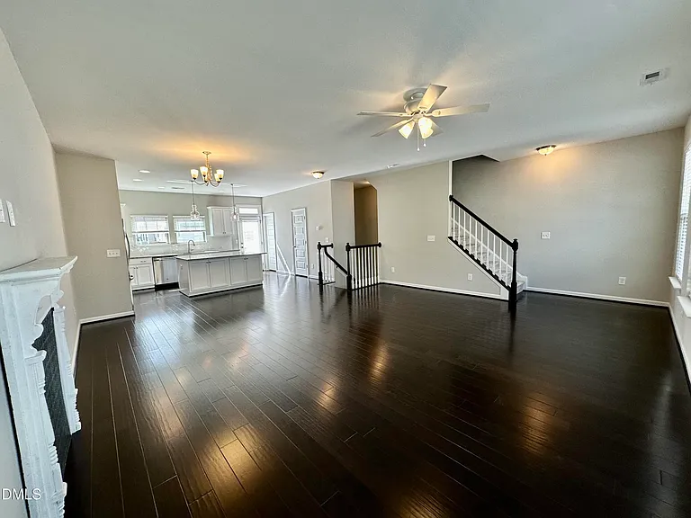 822 Richmont Grove Ln — Photo 11