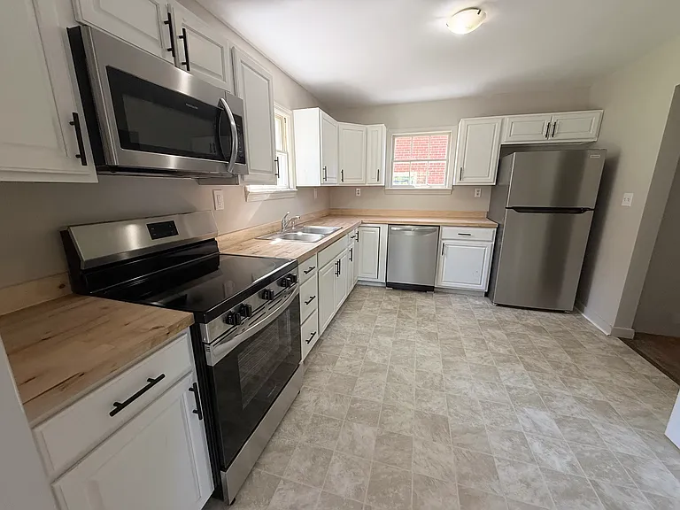 409 S Chestnut St — Photo 11