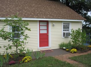 9861 Smith Mountain Lake Pkwy, Huddleston, VA 24104