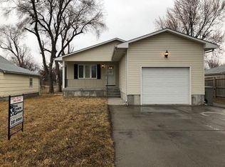 532 E 18th St, Grand Island, NE 68801