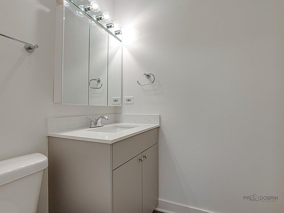 3rd image of 705 S Milwaukee Ave #101