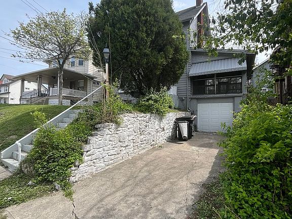 2nd image of 3458 Woodburn Ave