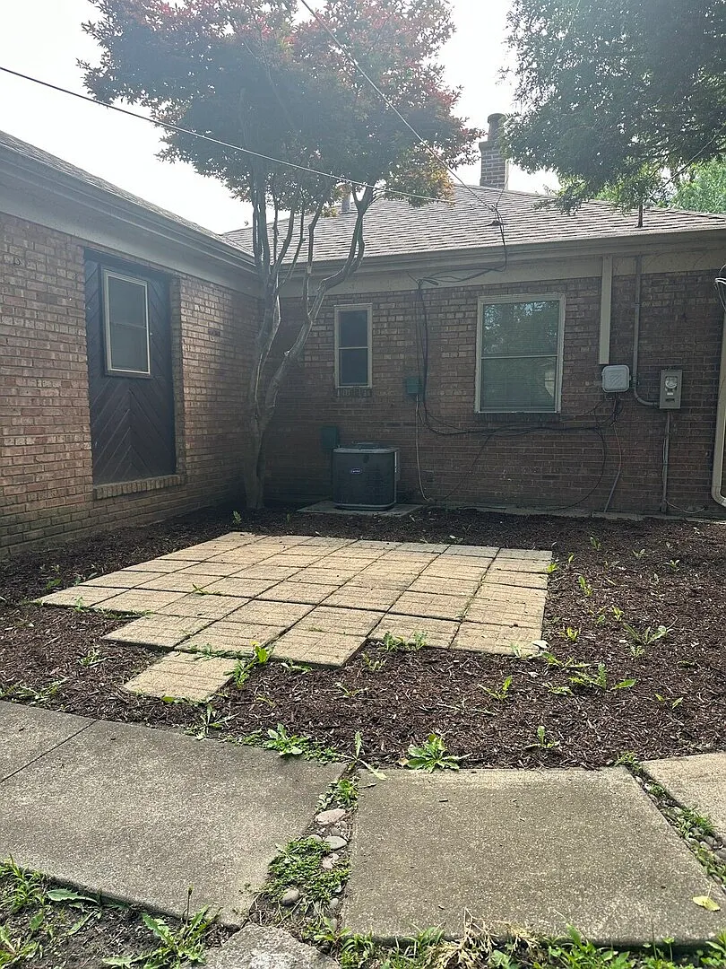3 bed, 1399 sqft, $2,500 — Photo 4