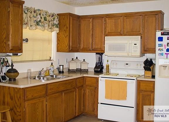 5th image of 6883 Blue Spruce St