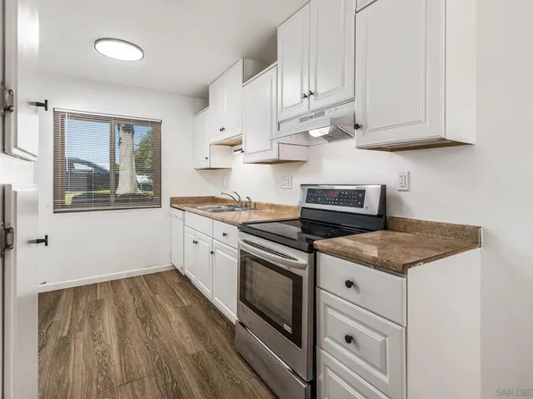 2111 Berry St, Lemon Grove, CA 91945