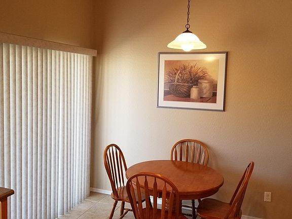 Light and bright eat-in kitchen