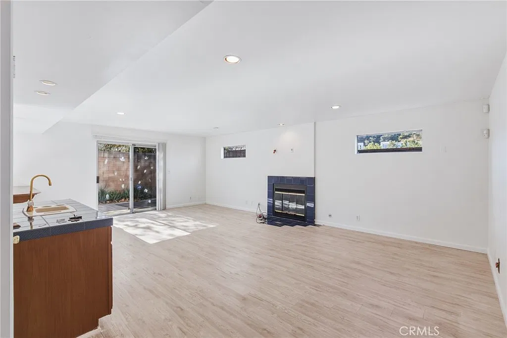5 bed, 4.5 bath, 3478 sqft, $6,500 — Photo 4
