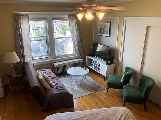 1st image of 426 W Briar Pl #7H