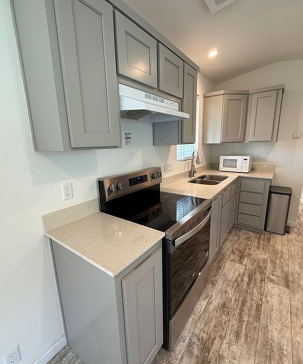 2nd image of 6000 Mountain Blvd