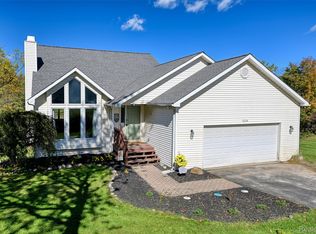 3226 Muirfield Cir, White Lake, MI 48383