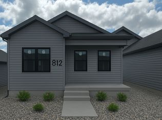828 Clay St, Cedar Falls, IA 50613