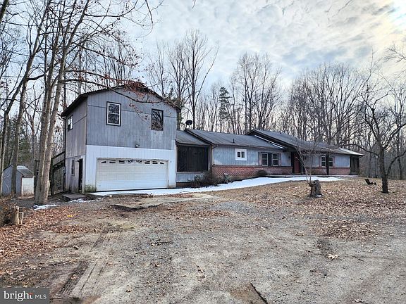 2nd image of 354 Carpenter Ln