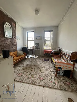 Rented by SIMPLR | media 9