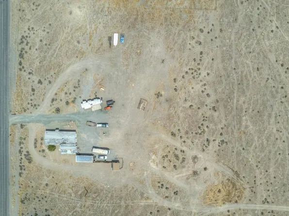 5400 Boyer Ln, Silver Springs, NV 89429