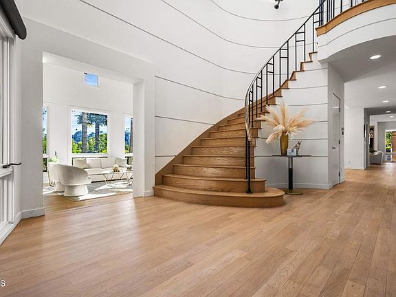 2nd image of 1265 Chateau Rd