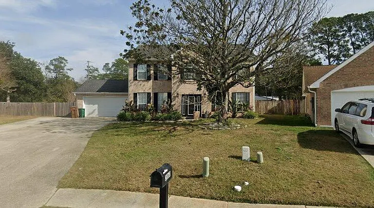 2060 Juniper Dr — Photo 1