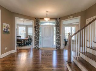 1013 SW Trailridge Ln, Lees Summit, MO 64081