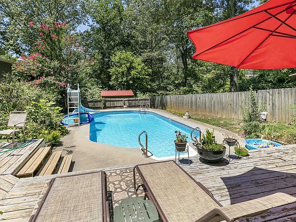 2nd image of 1015 Lovell View Dr