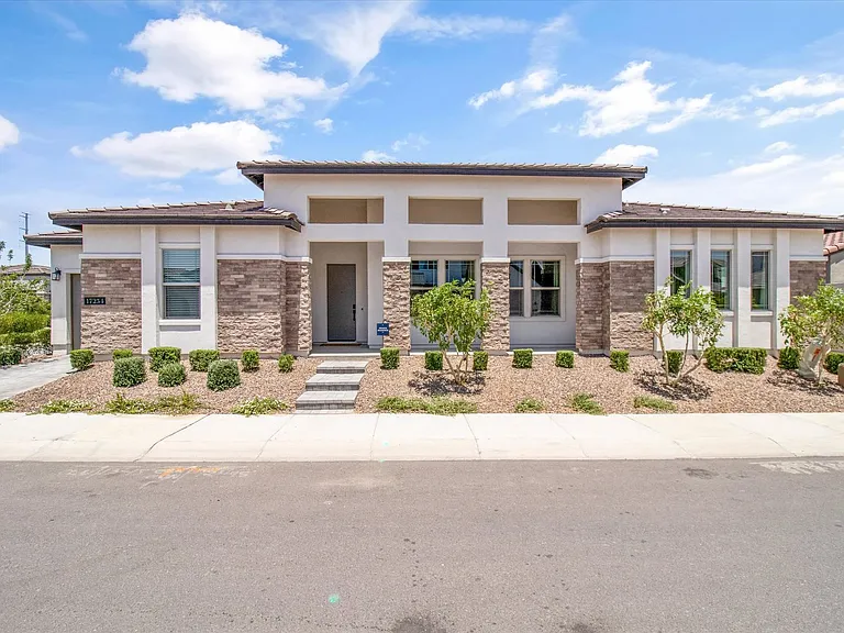 17254 W Vacaville St — Photo 2
