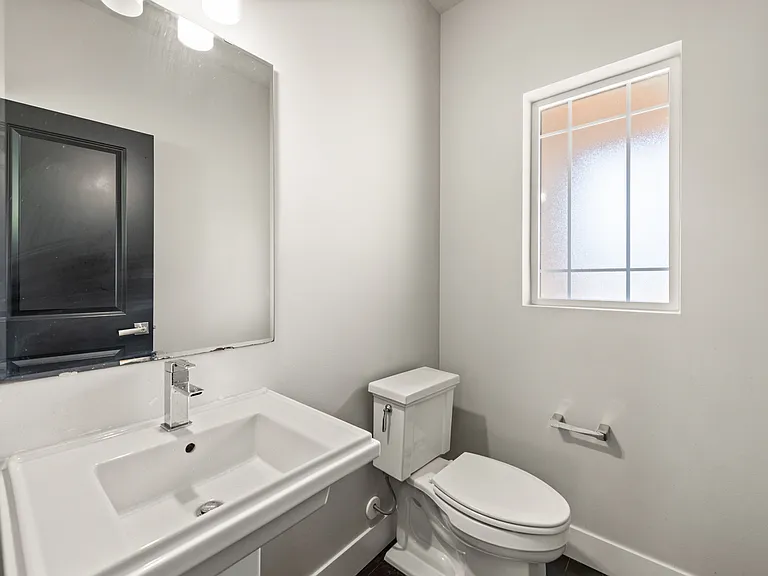 1407 183rd St SW — Photo 4