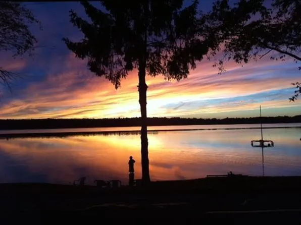 125 Beach St, Sharon, MA 02067