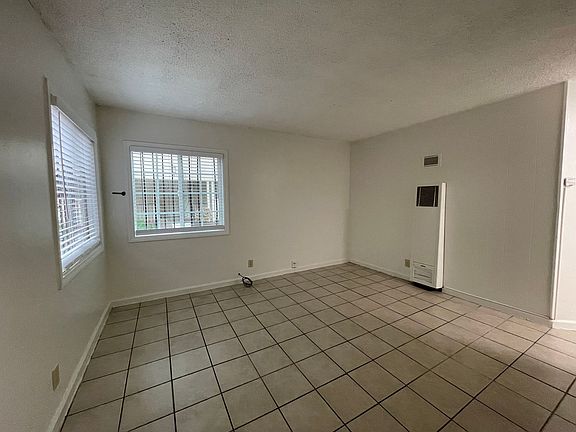 3rd image of 13218-20 Vermont Ave #4