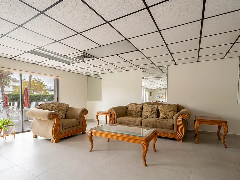 2200 E Hallandale Beach Blvd #202 — Photo 9
