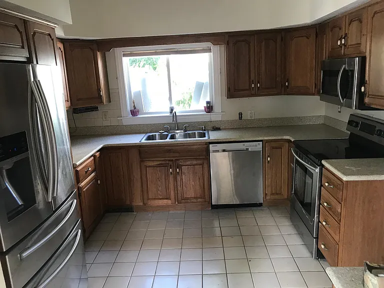 317 Syms St — Photo 5
