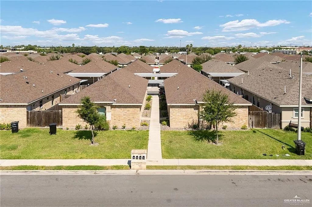 2 bed, 2.0 bath, 1050 sqft, $1,000 — Photo 1