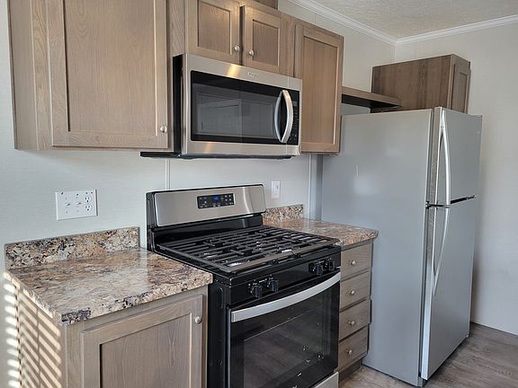 4th image of 38000 Le Chateau Blvd #679
