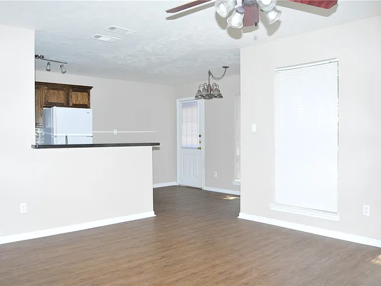1206 Oney Hervey Dr — Photo 4