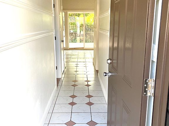 2nd image of 87-1550 Farrington Hwy APT J4