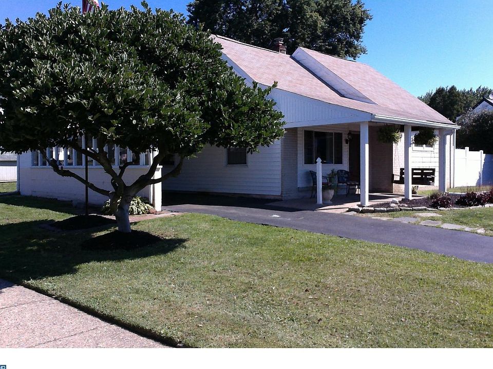1st image of 11000 Lindsay St