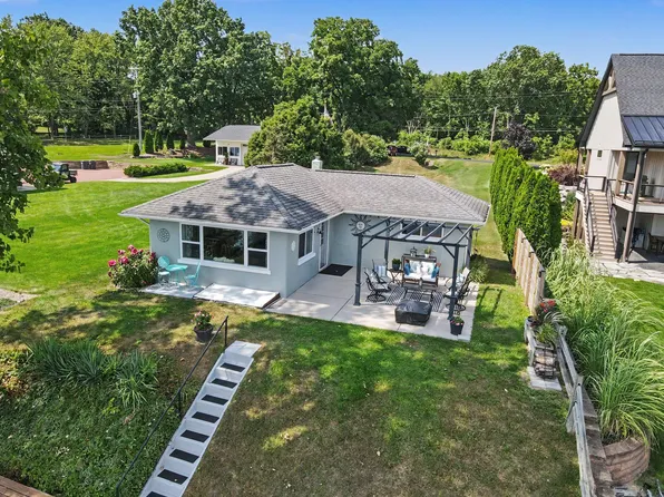 8169 W Pq Ave, Kalamazoo, MI 49009