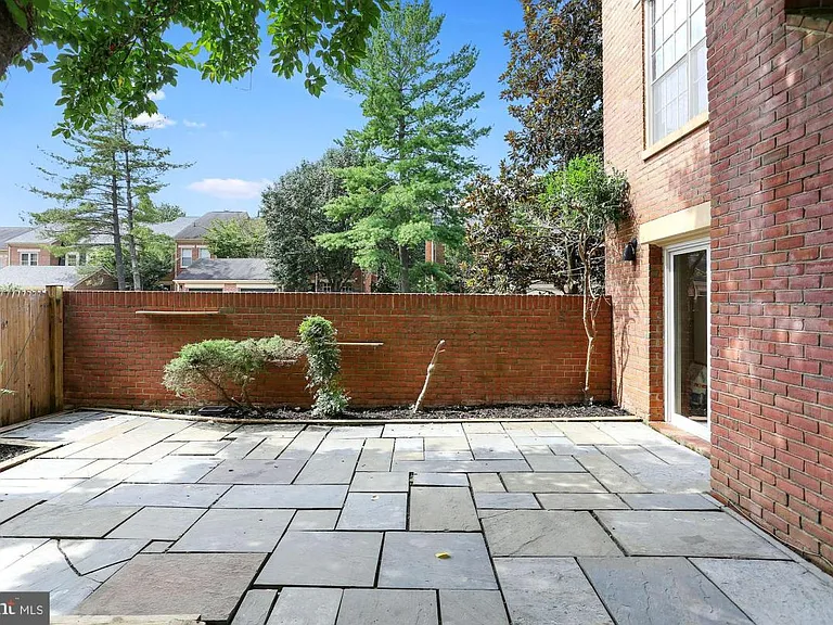 1454 McLean Mews Ct — Photo 27