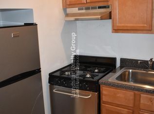 948 W Cuyler Ave APT 3, Chicago, IL 60613