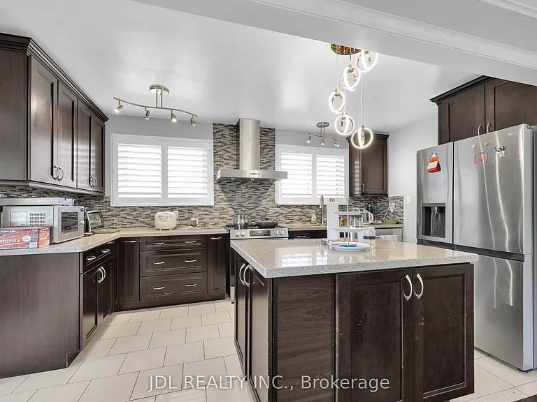 53 Southdale Dr — Photo 9