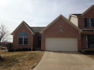23776 W Lake Cir #12, Brownstown, MI 48183